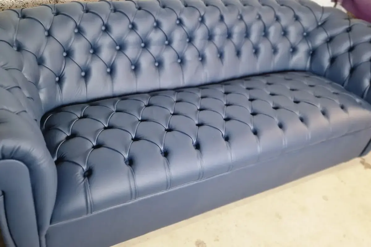 Polsterei Hoxha & Miller - Polstermöbelstücke 2 Chesterfield Sofa